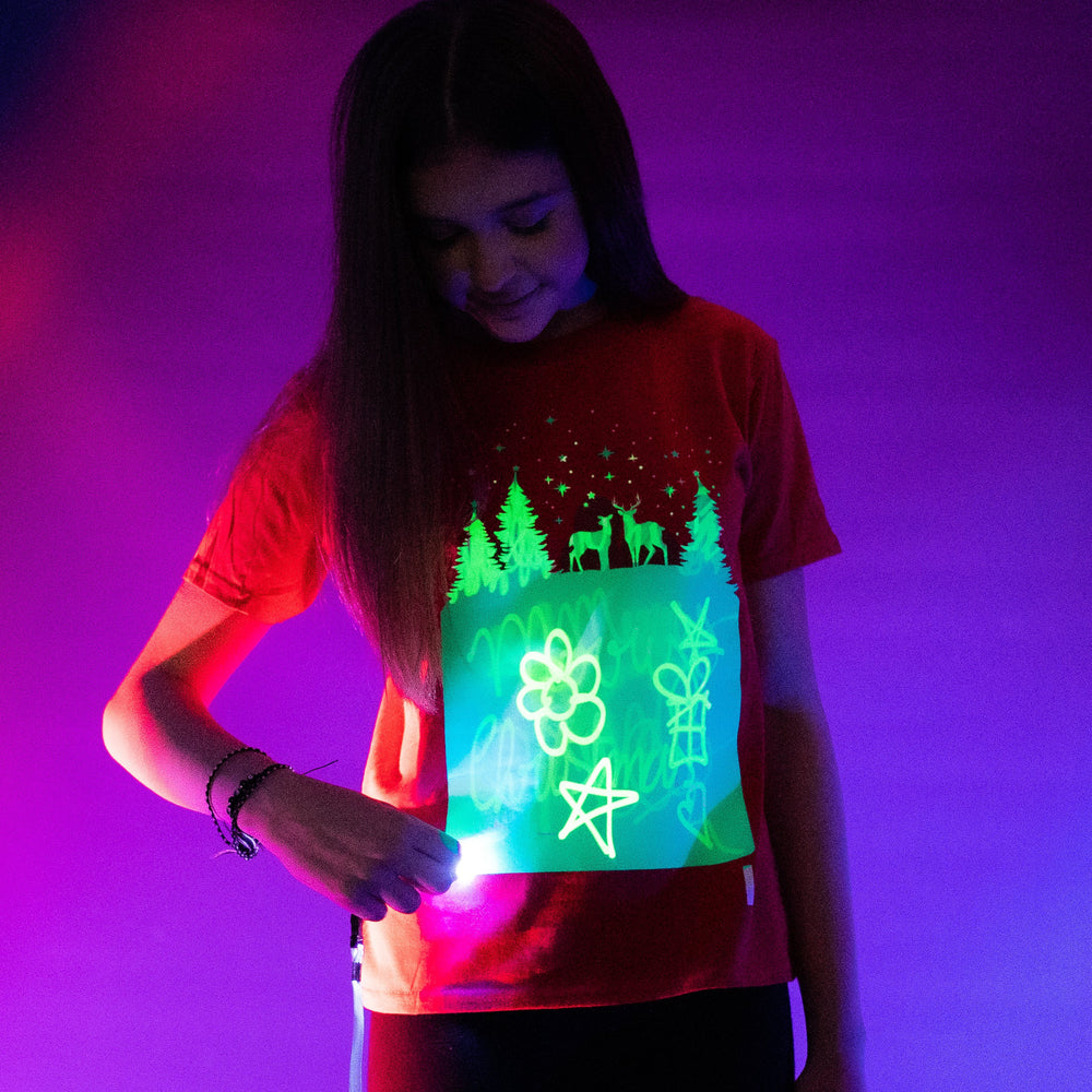 Kids’ Star Interactive Glow-in-the-Dark T-Shirt – Rechargeable Torch Included