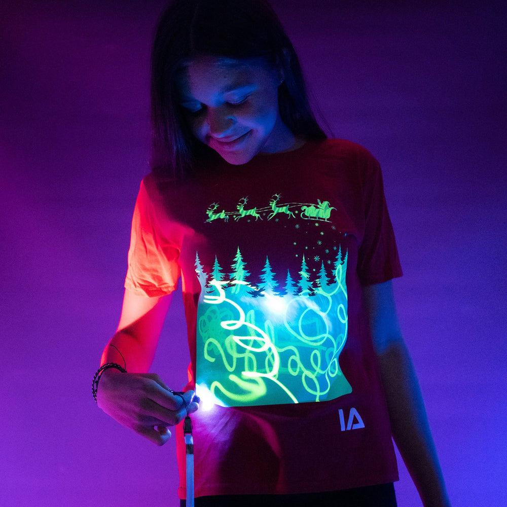 Kids’ Star Interactive Glow-in-the-Dark T-Shirt – Rechargeable Torch Included